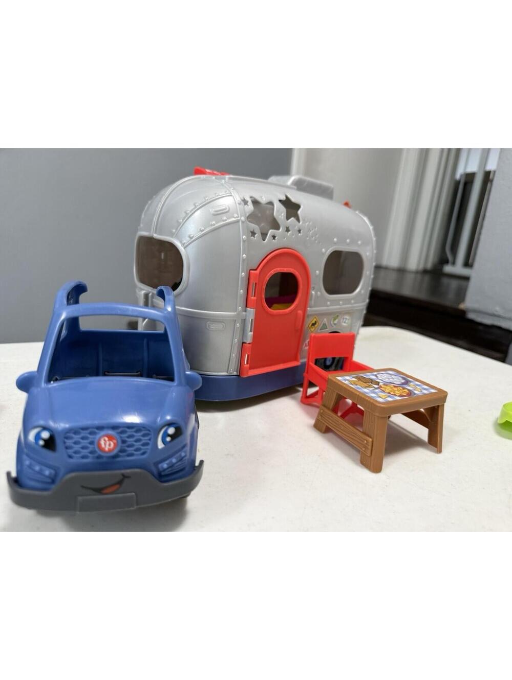 Fisher Price Little People Light-Up Learning Camper RV Kayak Car Playset Works - Picture 7 of 12
